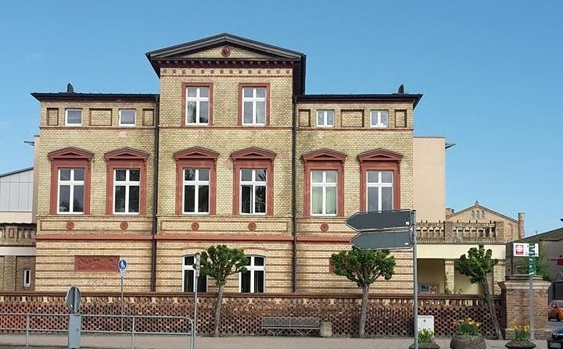 Außenansicht des Hauses der Caritas in Neustrelitz 